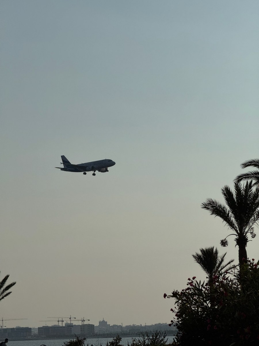 チュニジア行きの航空券